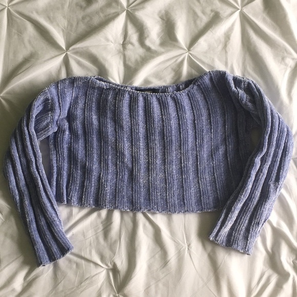 Blue cropped knit top! - Picture 3 of 4